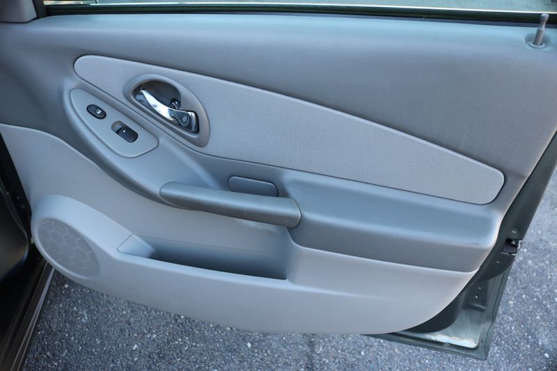 2005 Chevrolet Malibu Maxx LS | Victory Motors of Colorado