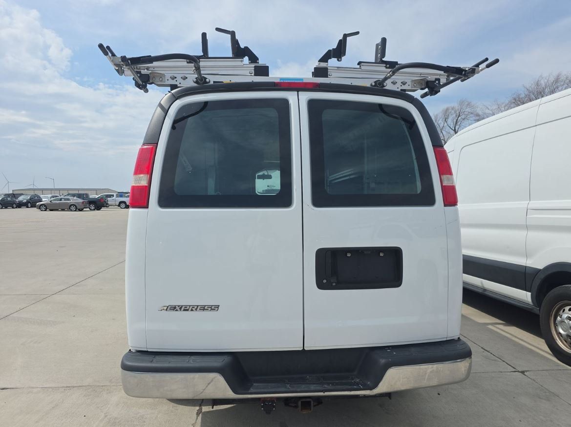 2018 Chevrolet Express 2500 6