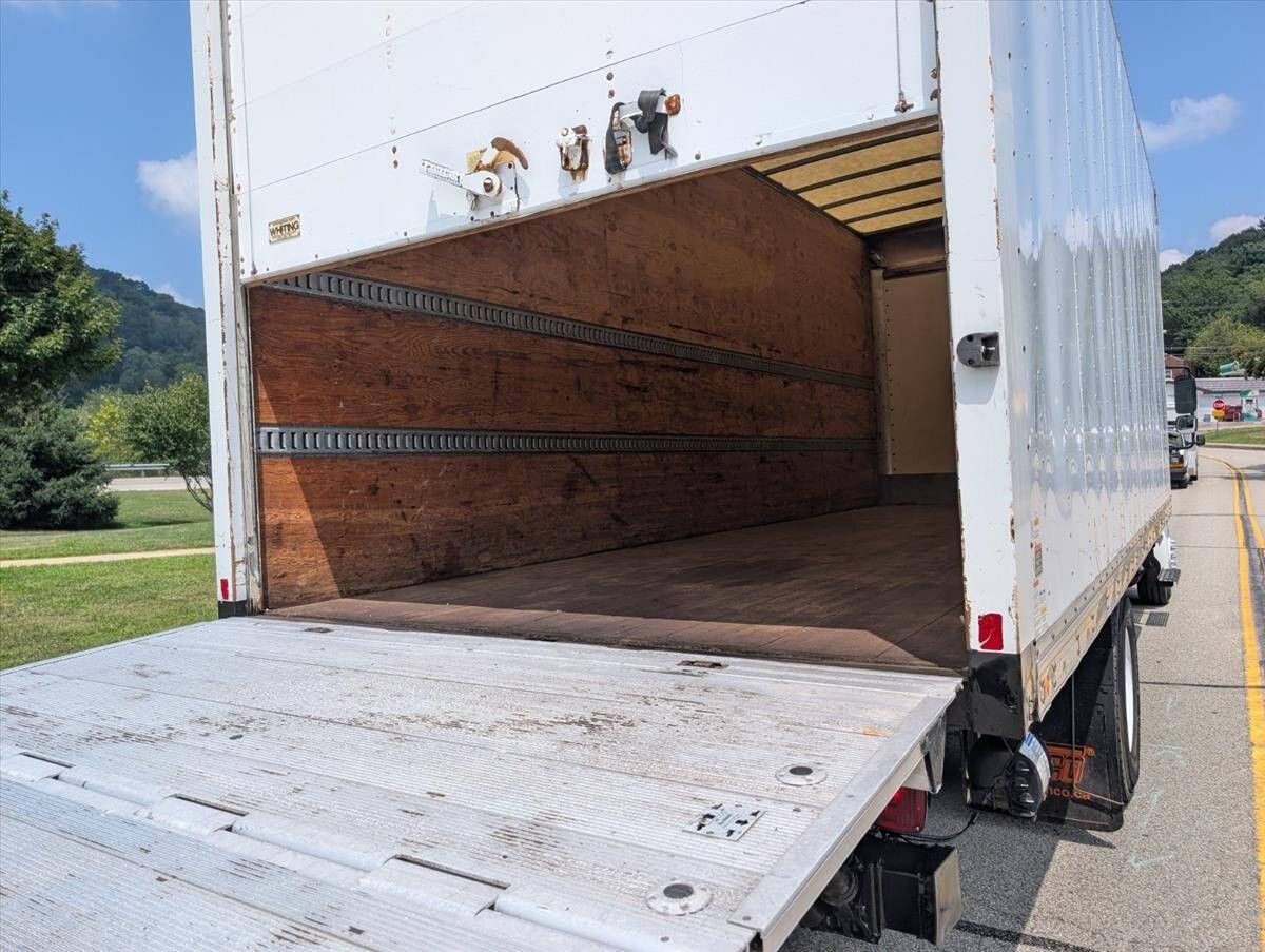 2018 International DuraStar 4300 77