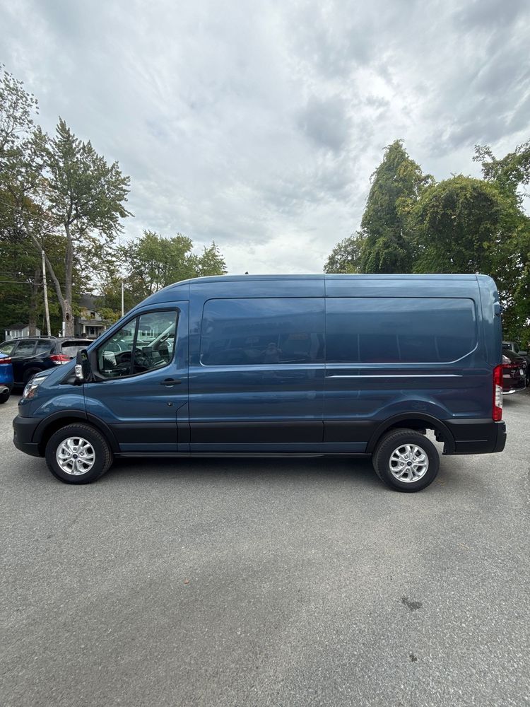 2023 Ford Transit photo 4