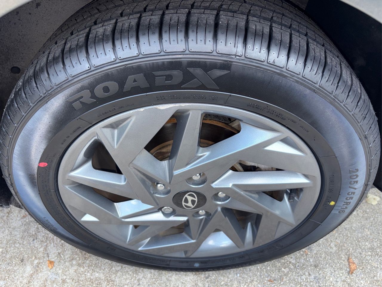 2024 Hyundai Elantra SEL - Photo 16