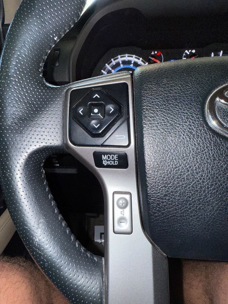 2017 Toyota 4Runner SR5 photo 22