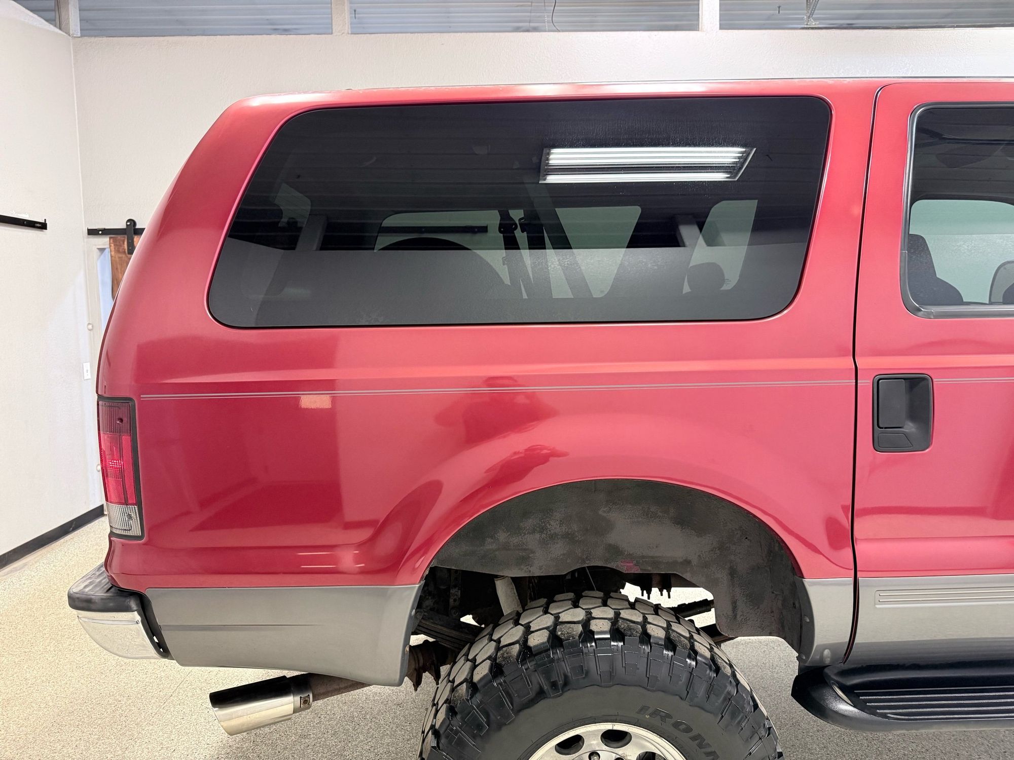 2003 Ford Excursion XLT photo 11