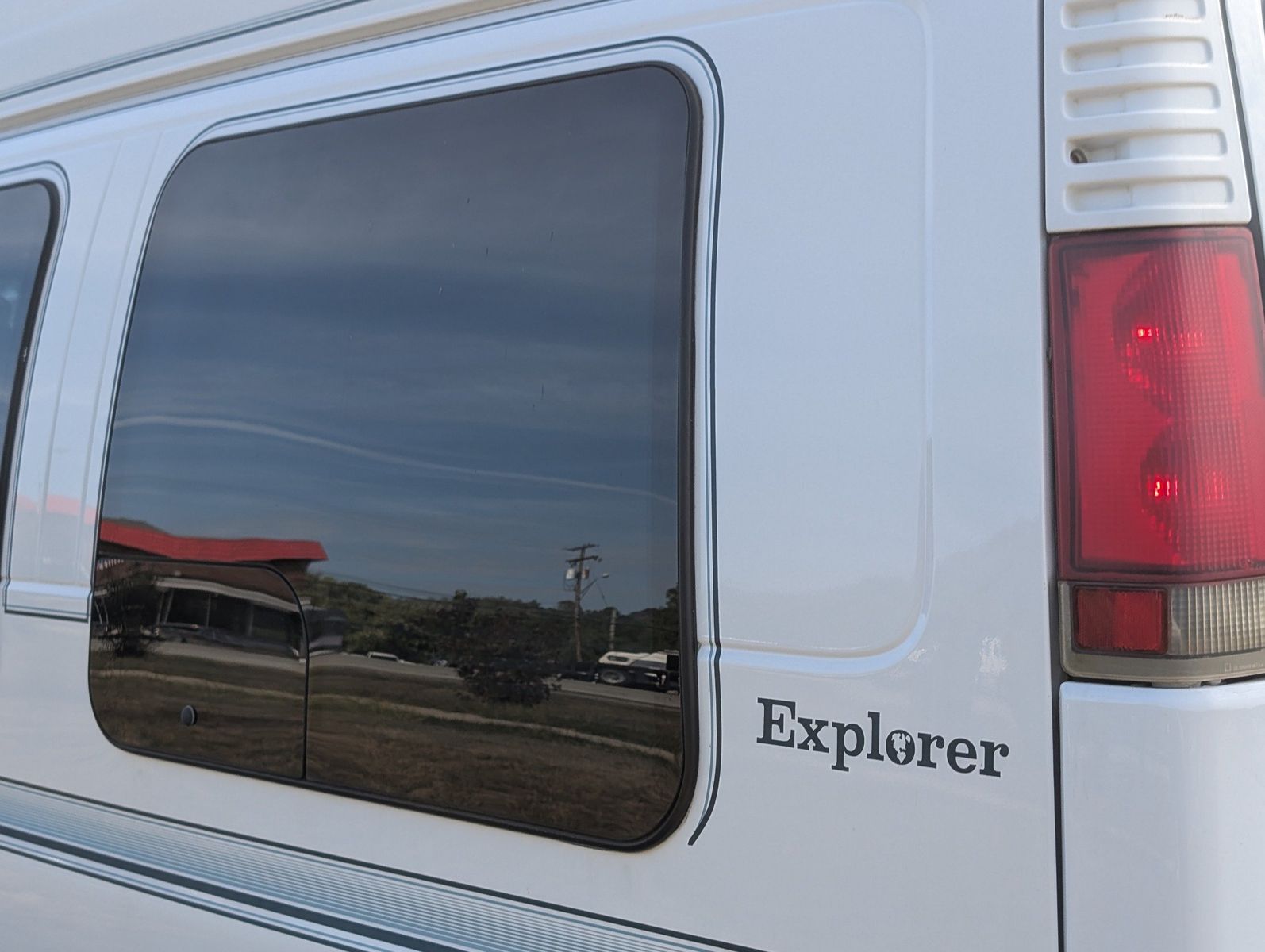 1997 Chevrolet Express G1500 34