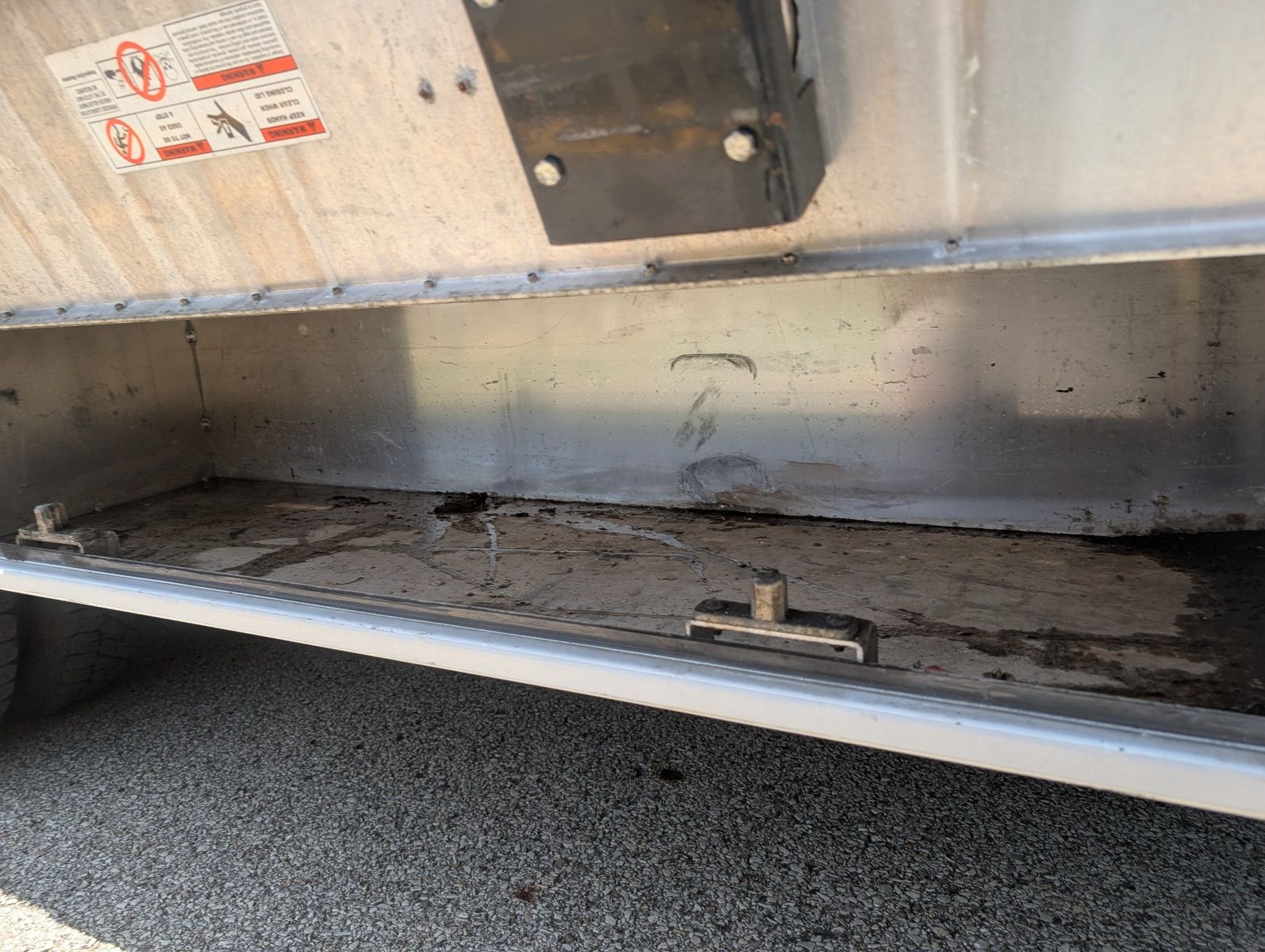 2009 Chevrolet Express Cutaway 34