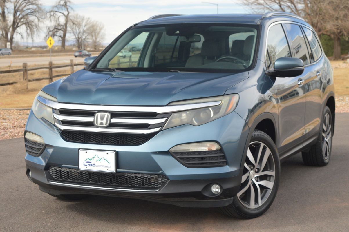 View vehicle photo 5