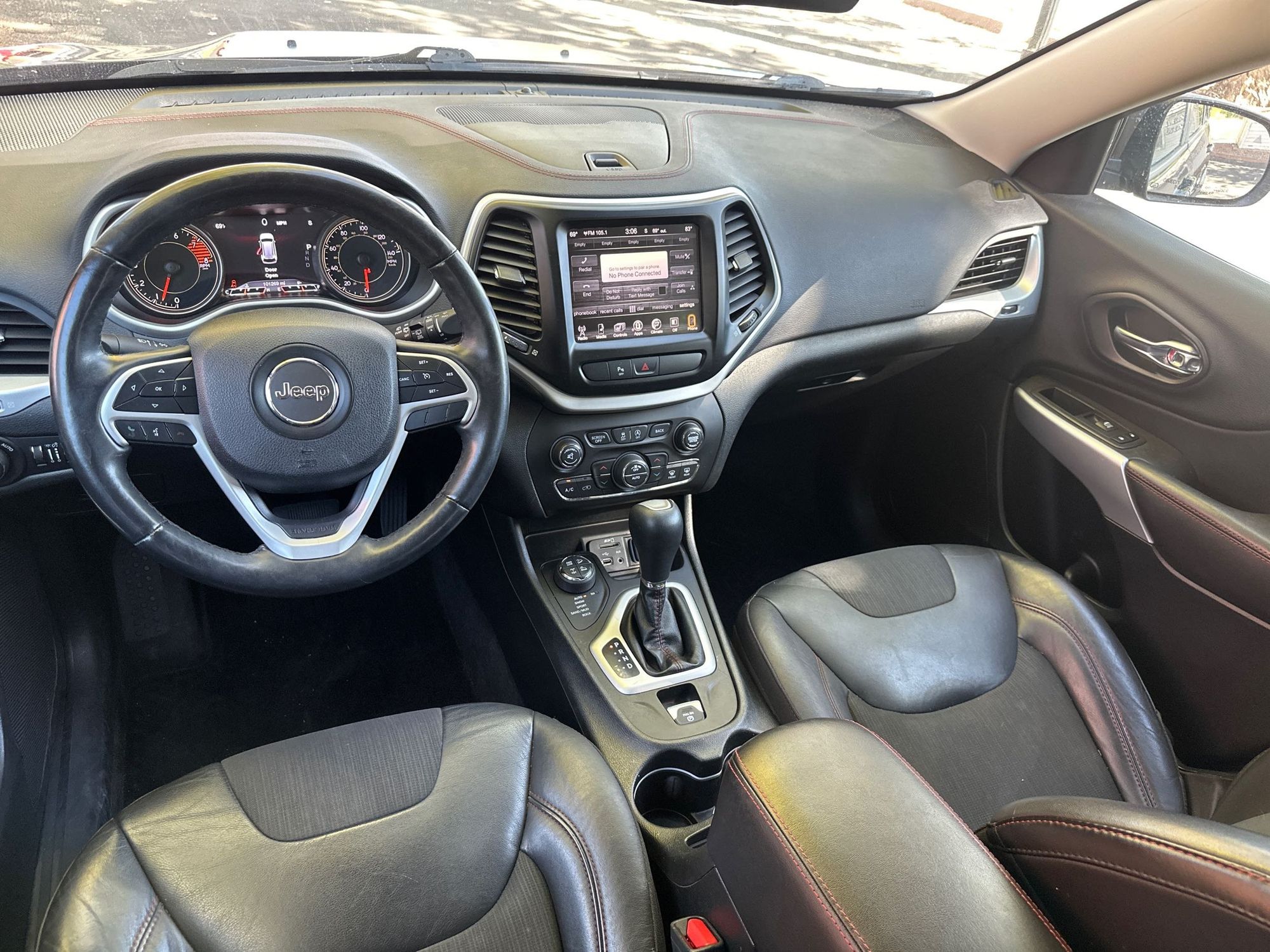 2018 Jeep Cherokee Trailhawk photo 10