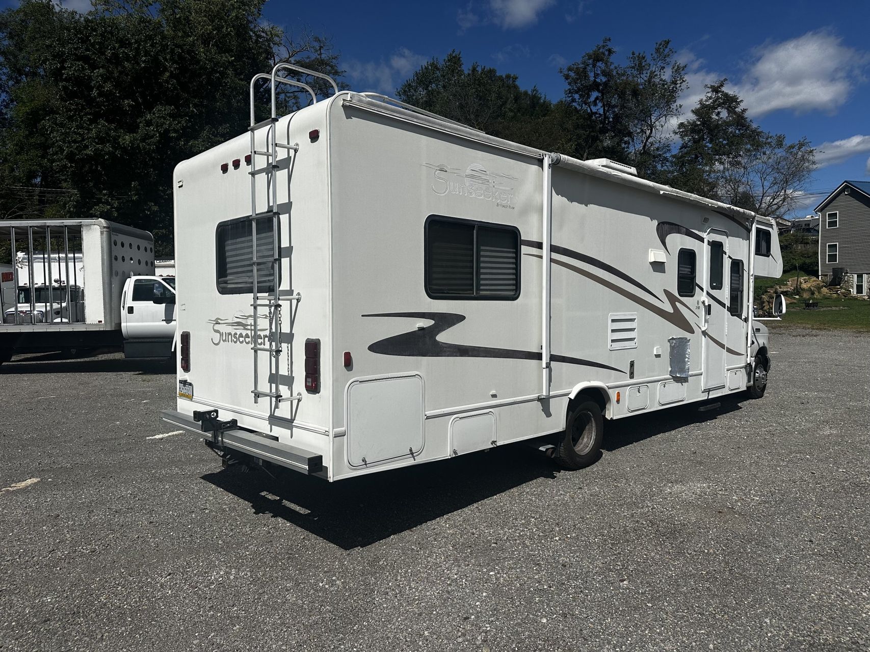 2006 Ford E-450 3