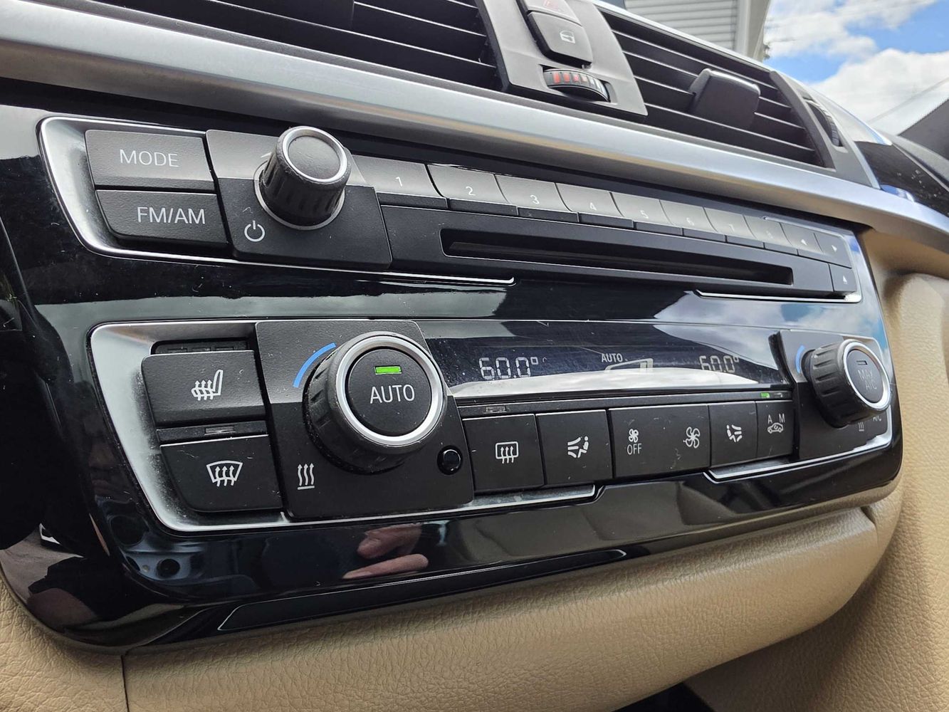 2016 BMW 3 Series 328i - Photo 19