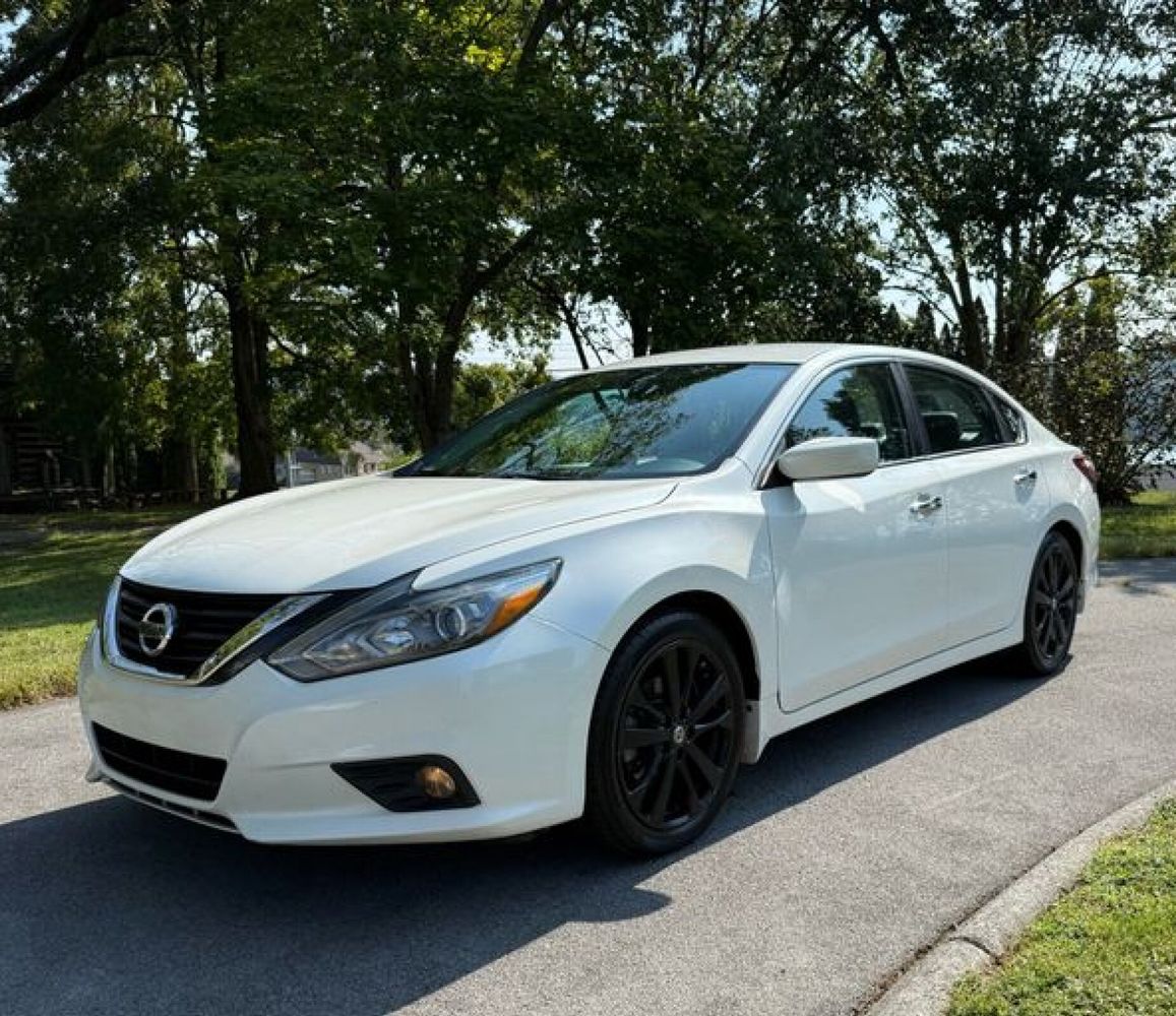 2018 Nissan Altima 2.5 SR photo 4