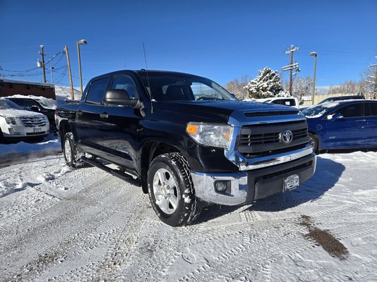 2014 Toyota Tundra SR5's photo