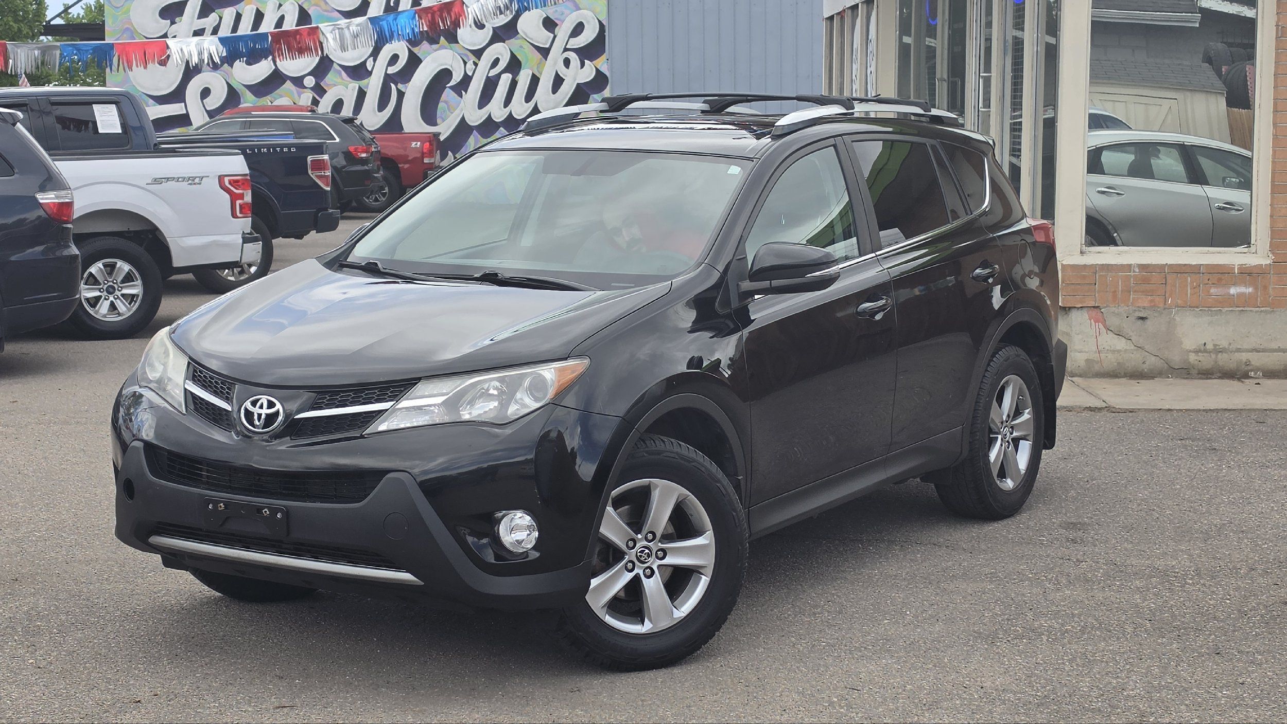 2015 Toyota RAV4 XLE AWD's photo
