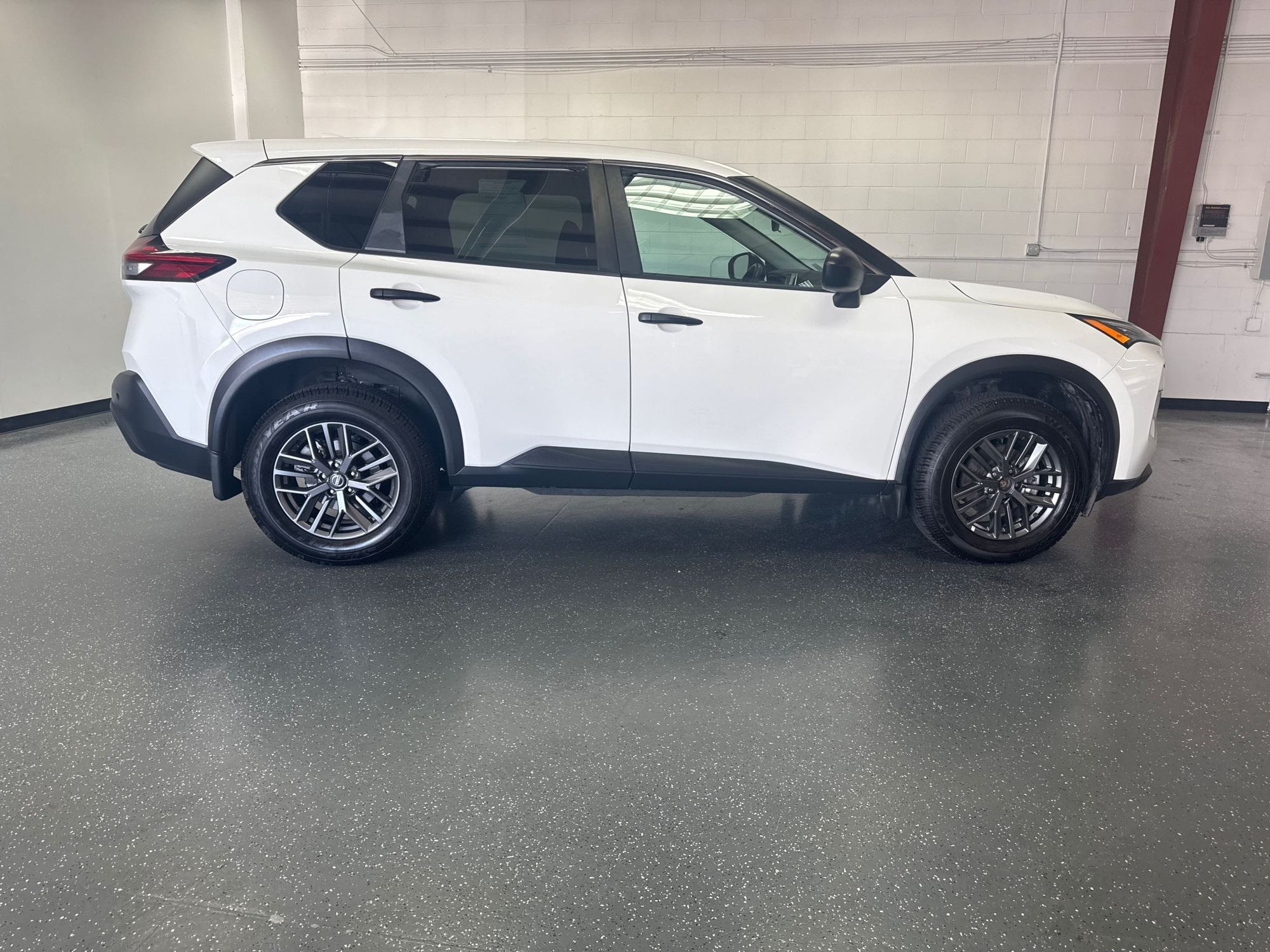 2021 Nissan Rogue S photo 3