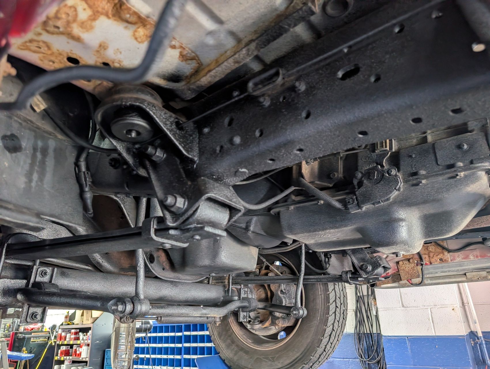 2001 Ford F-550 228