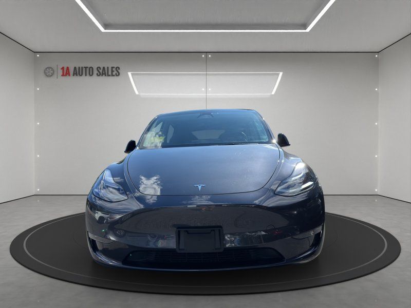 2025 Tesla Model Y Long Range photo 8