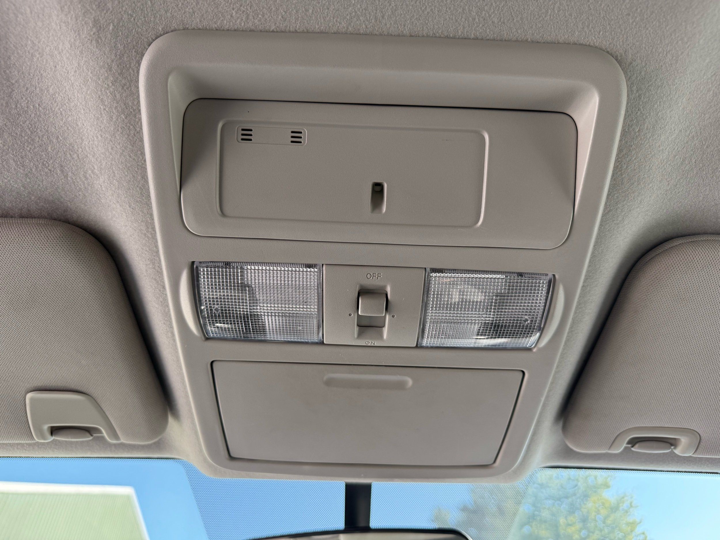 2019 Nissan Titan S photo 25