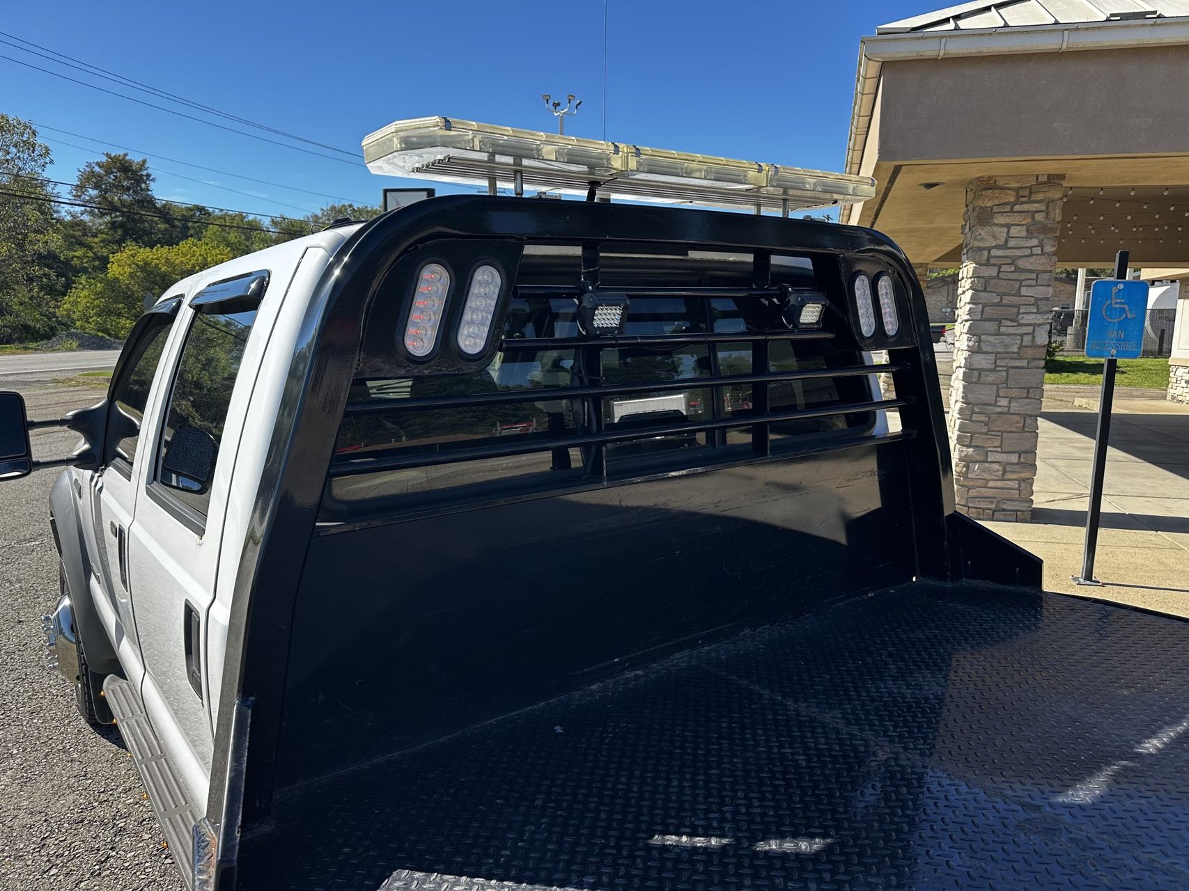 2005 Ford F-550 Skirted Flatbe 10