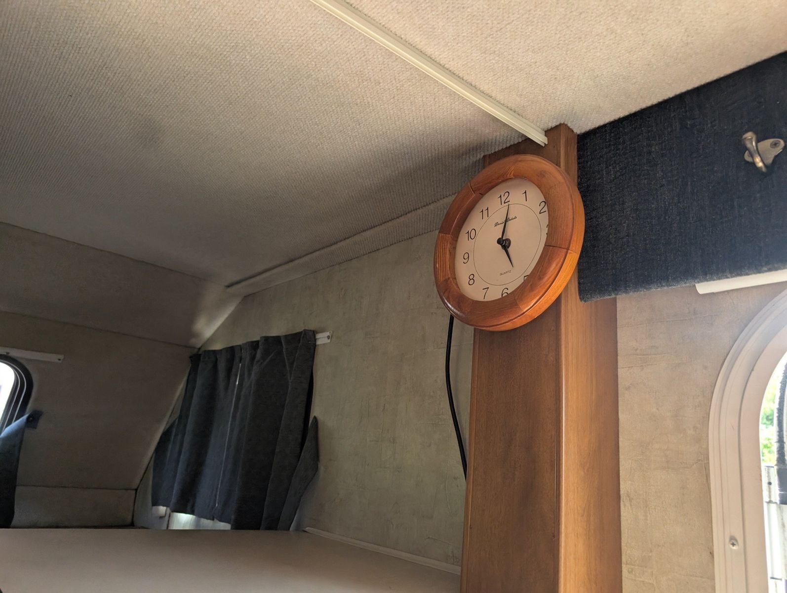 2004 Ford E-Series Chassis 112