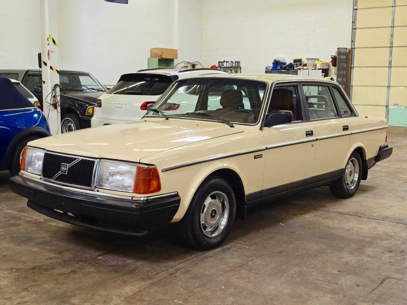 1987 Volvo 240 Series's photo