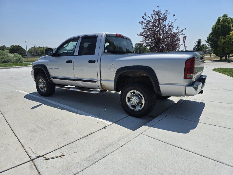2004 Dodge Ram SLT photo 3