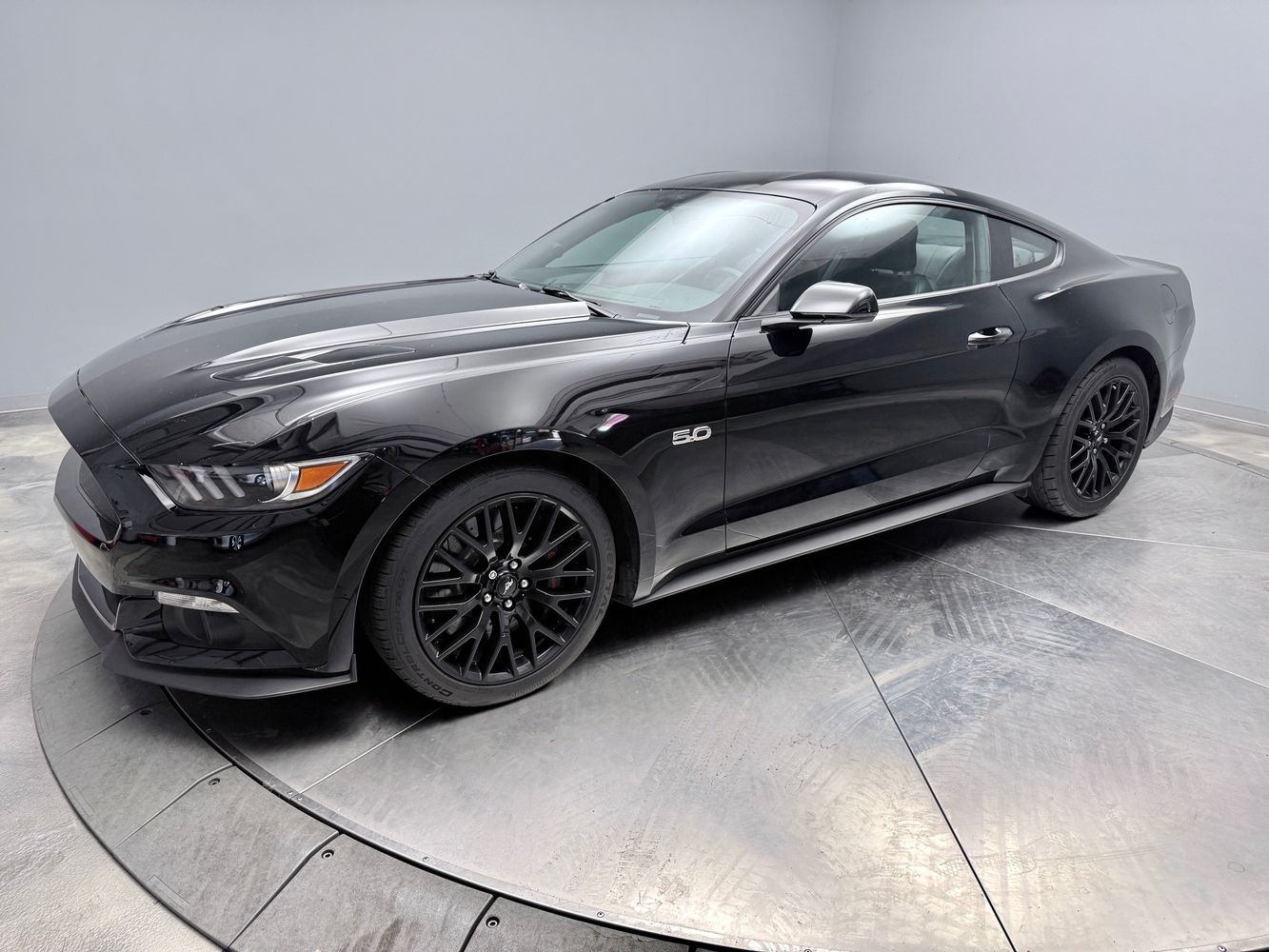 2016 Ford Mustang GT Coupe Premium's photo