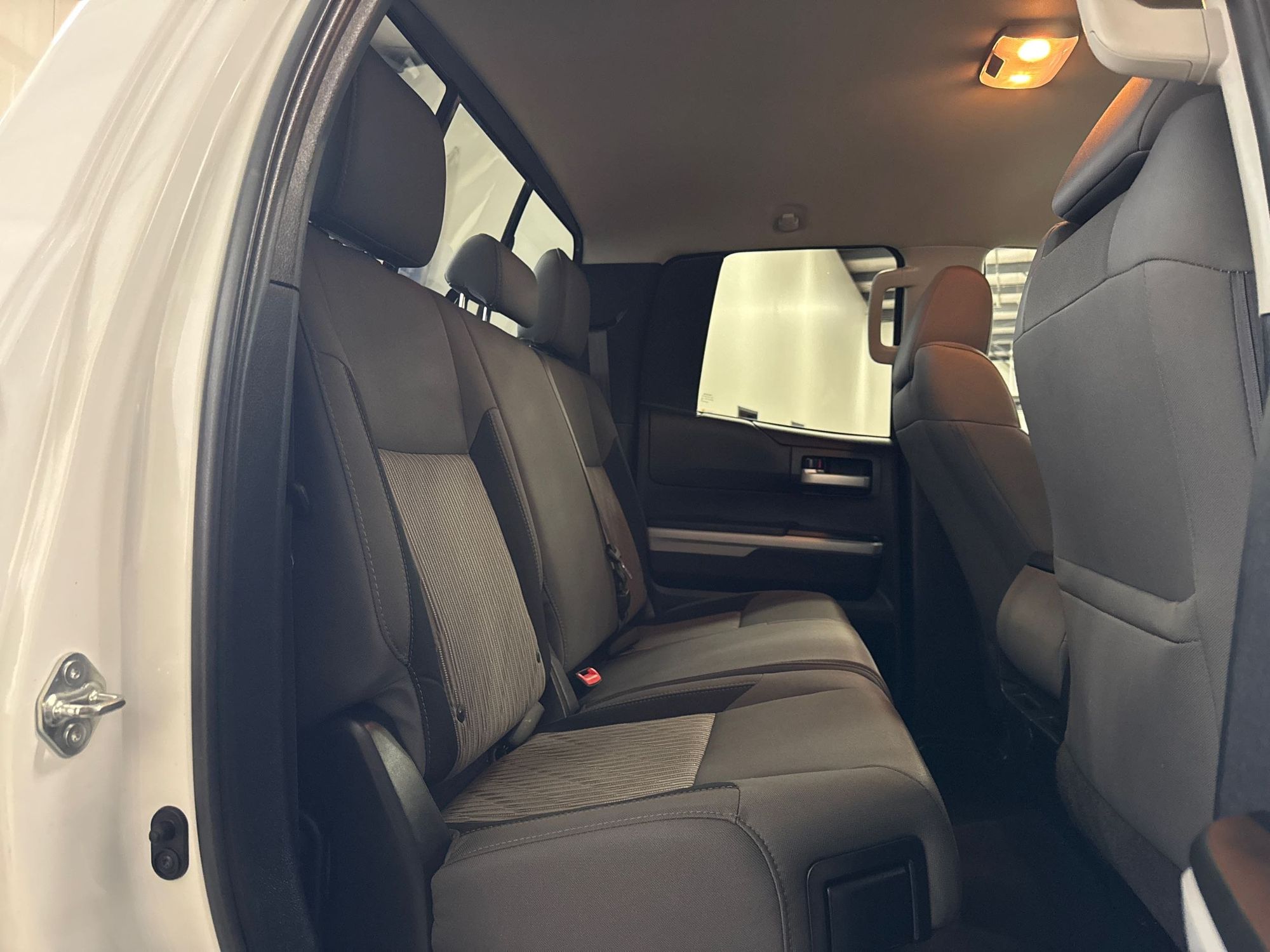 2015 Toyota Tundra SR5 Grade photo 14