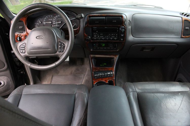 2001 Ford Explorer Eddie Bauer | Victory Motors of Colorado