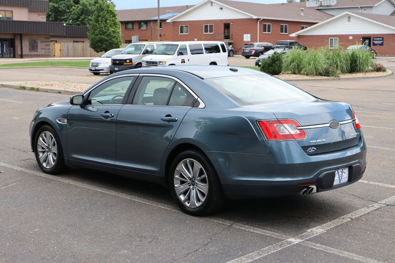 2010 Ford Taurus Photos