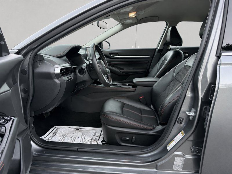 2023 Nissan Altima SR - Photo 9