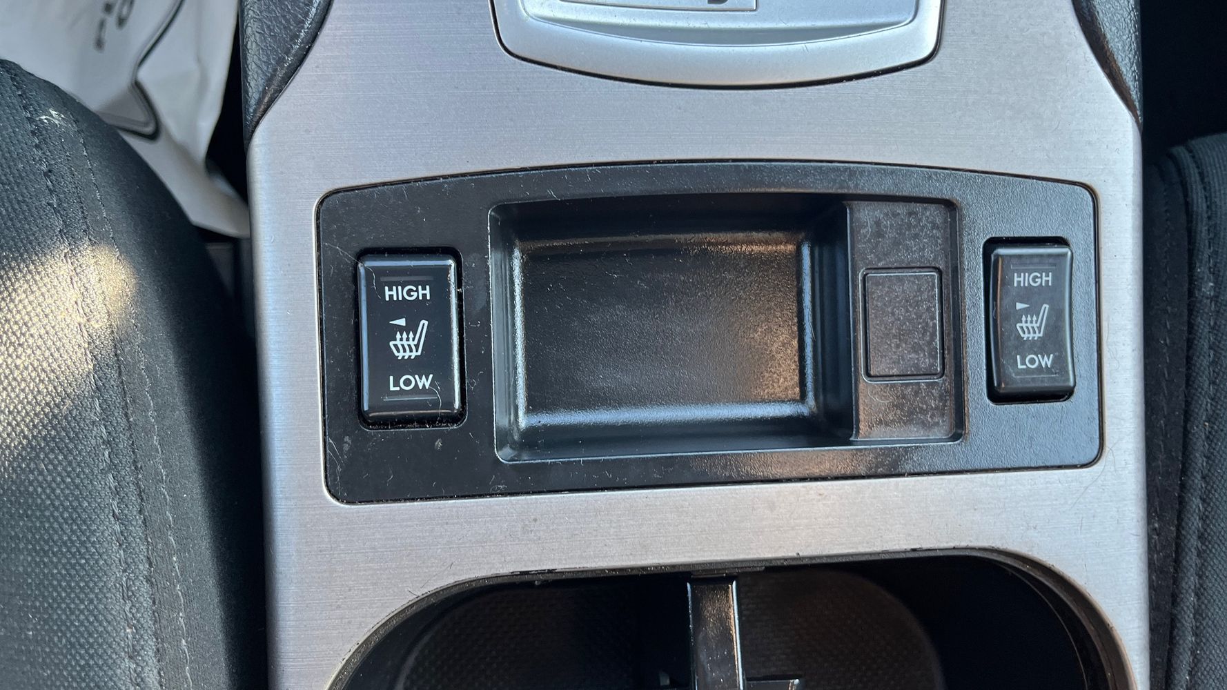 2014 Subaru Outback 2.5i Premium photo 16