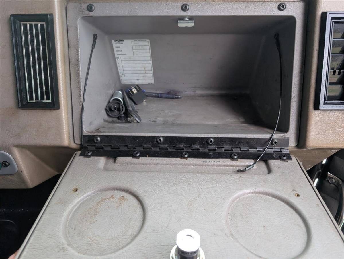 2007 Peterbilt 335 49