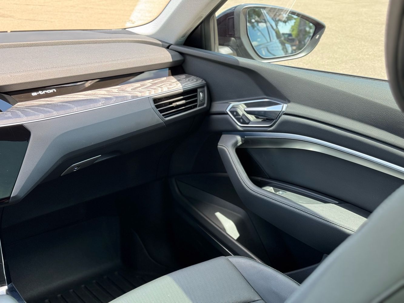 2023 Audi e-tron Premium Plus photo 13