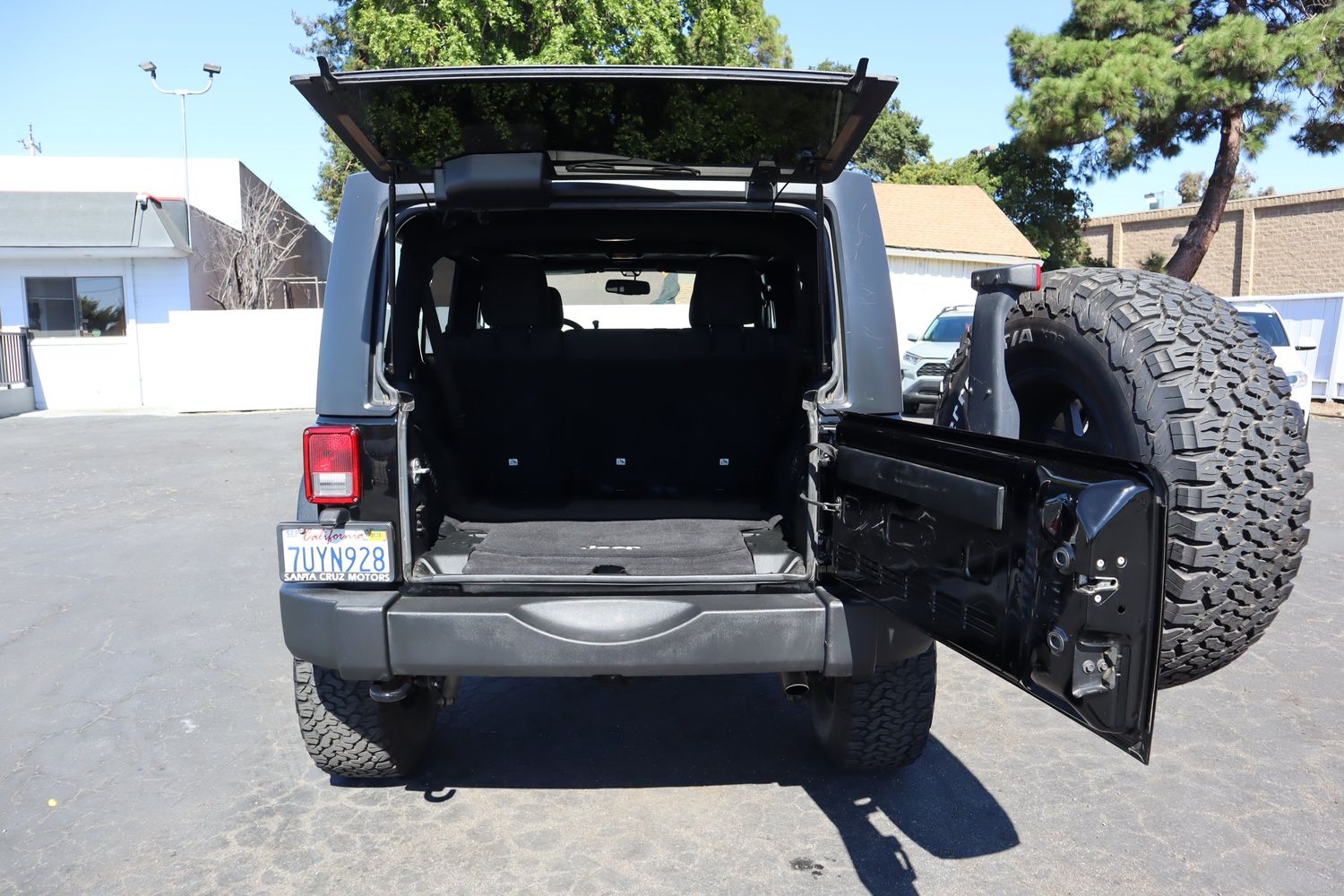 2016 Jeep Wrangler Unlimited Sport S photo 14