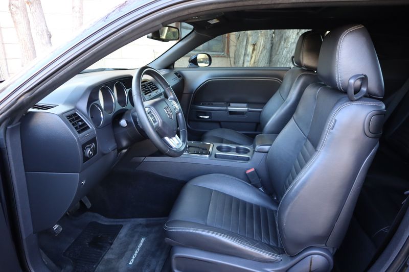 2011 Dodge Challenger Photos