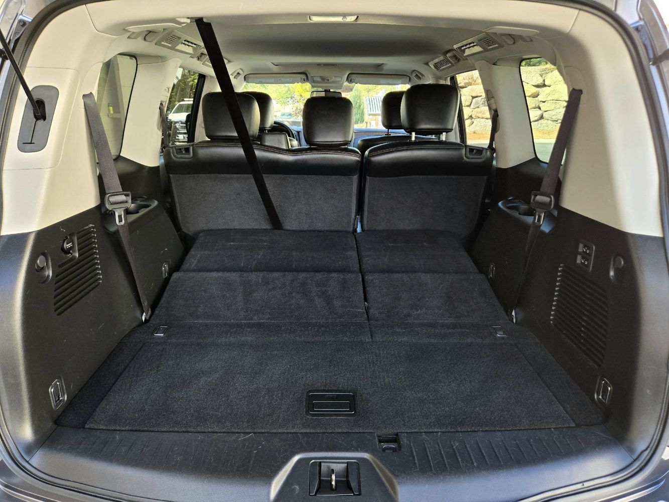 2018 Nissan Armada SL photo 12