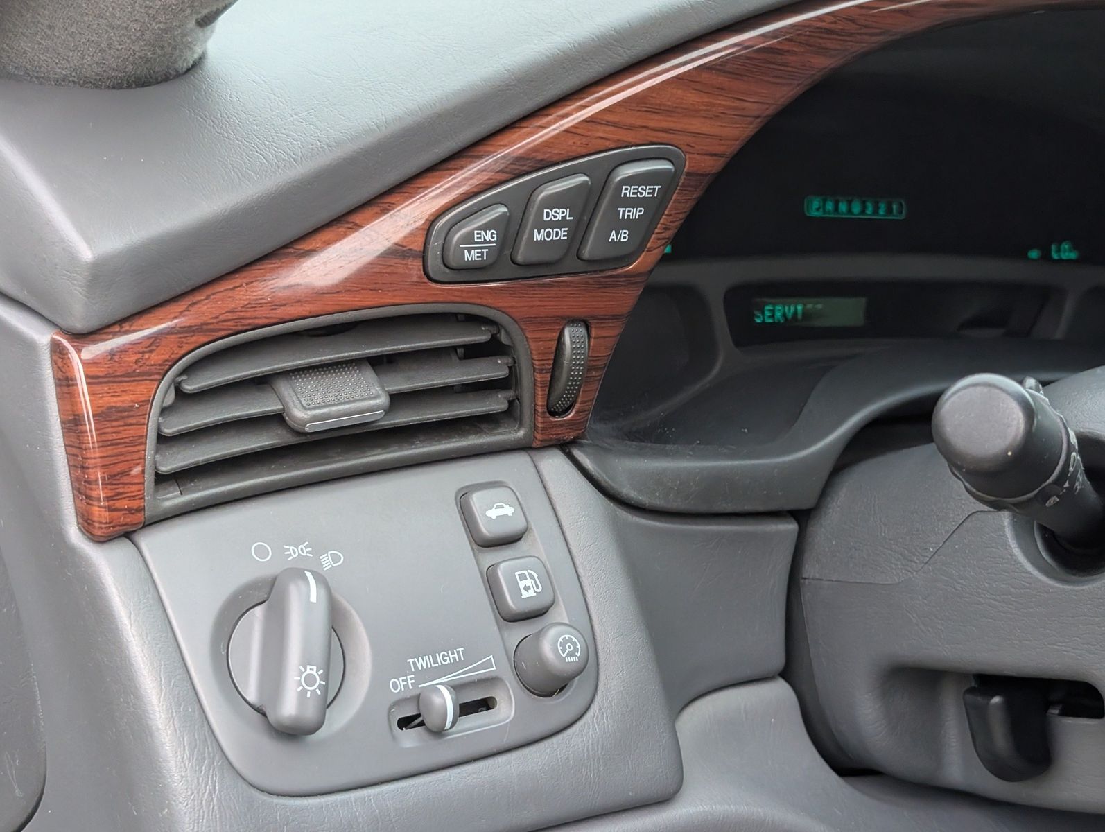 2005 Cadillac DeVille 87