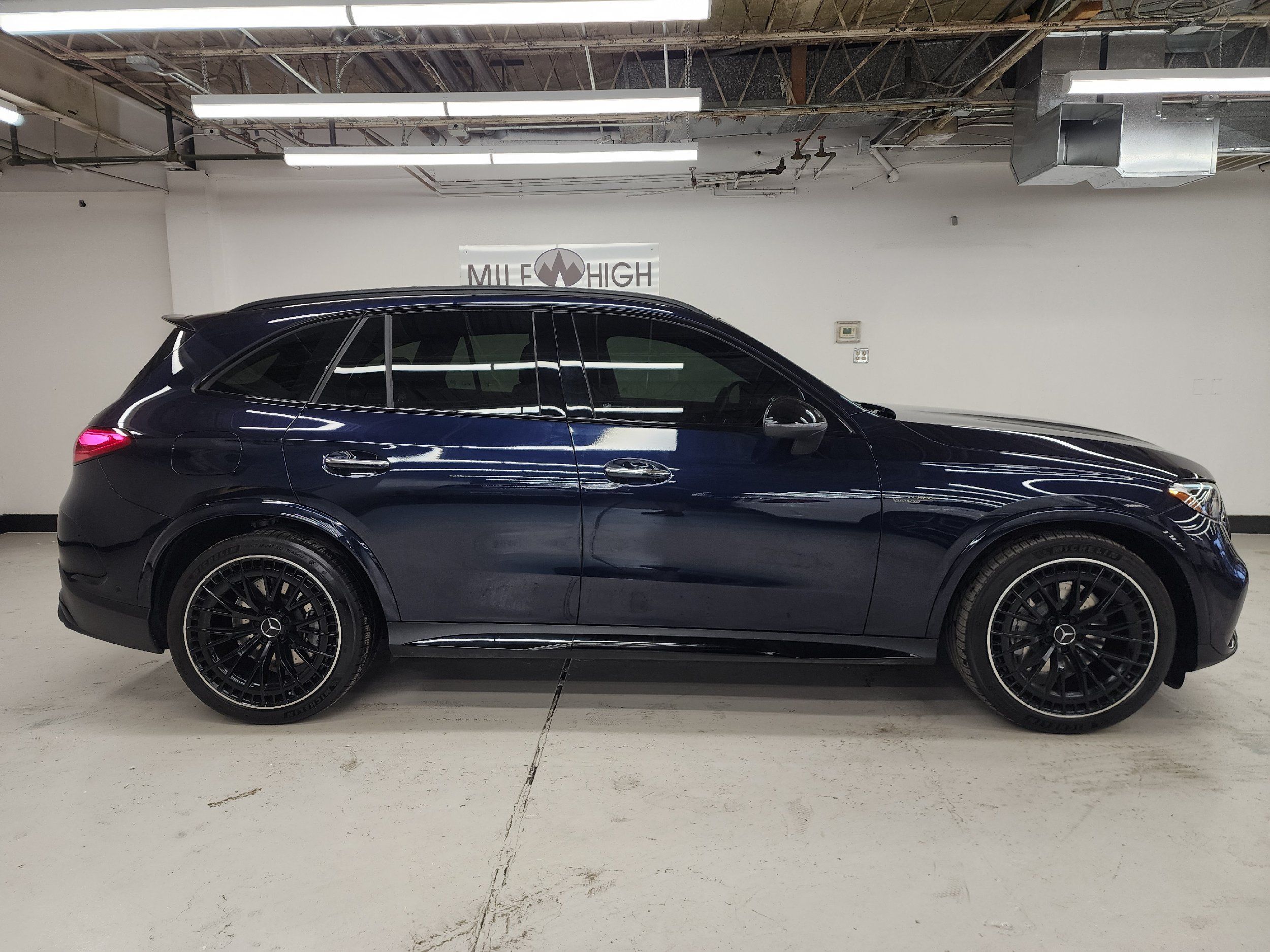 2024 Mercedes Benz GLC AMG 43 4MATIC photo 3