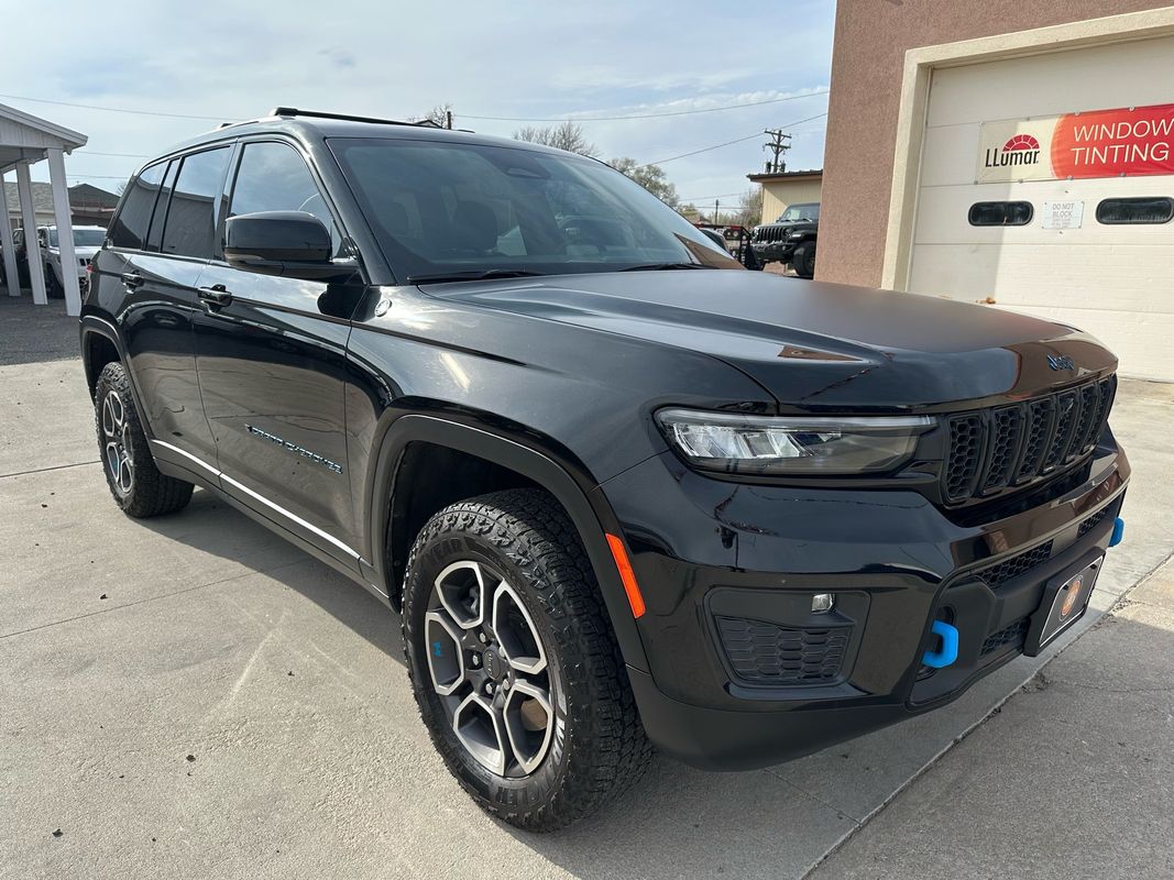 Black 2024 Jeep Grand Cherokee 4xe Trailhawk 4WD SUV / Crossover Four-Wheel Drive 8-Speed Automatic