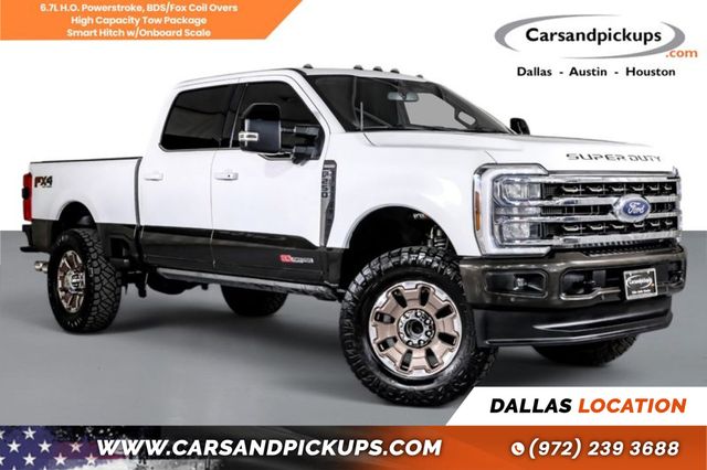 White 2024 Ford F-250 Super Duty Pickup Truck Four-Wheel Drive Automatic