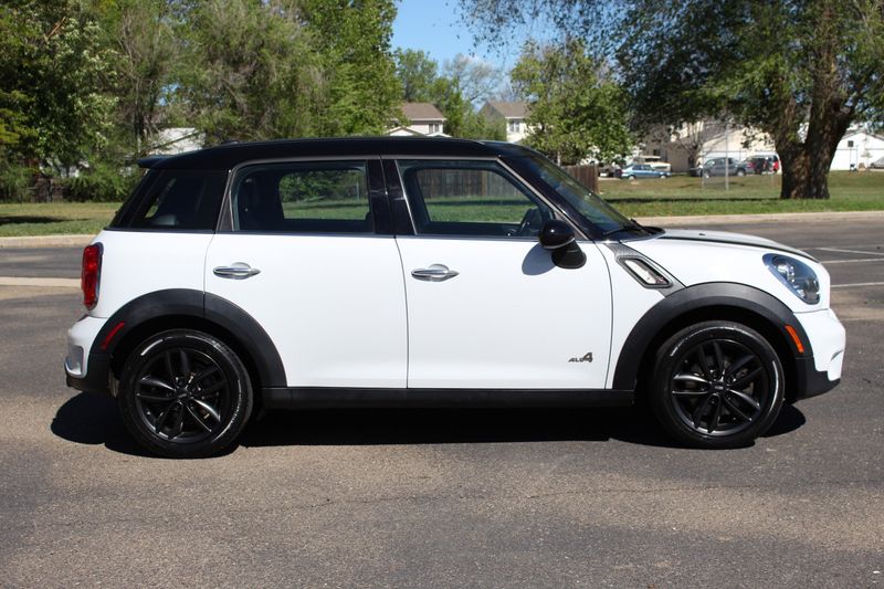 ベス・オートン/スーパーピンキーマンデイ 2012 Mini Cooper S Countryman ALL4 - Editors' Notebook