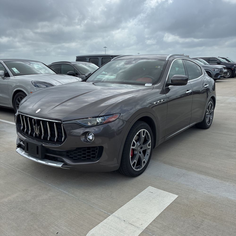 2017 Maserati Levante Levante's photo