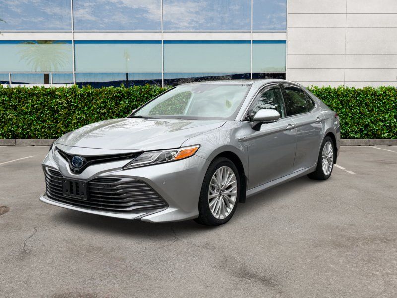 2020 Toyota Camry 2.5 Auto XLE Hybrid's photo