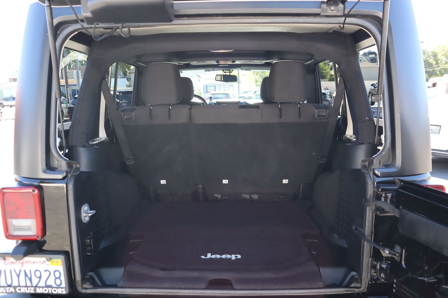 2016 Jeep Wrangler Unlimited Sport S photo 15