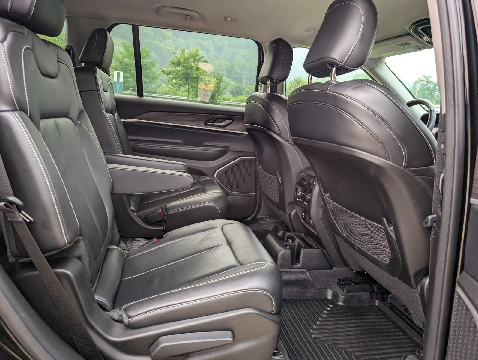 2022 Jeep Grand Cherokee L 28