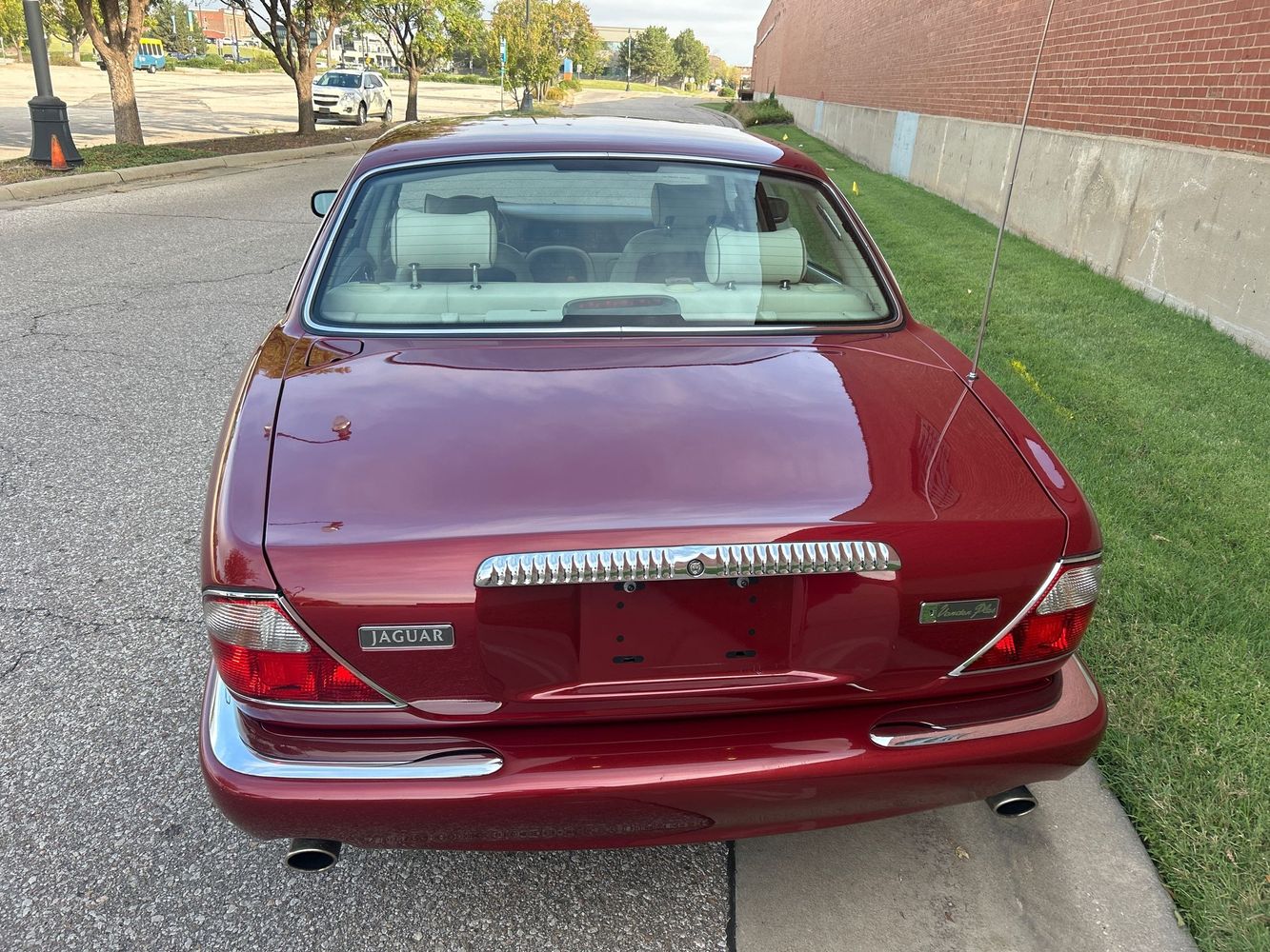 2000 Jaguar XJ 8 Vanden Plas photo 3
