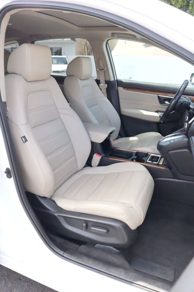 2022 Honda CR-V Hybrid Touring photo 21