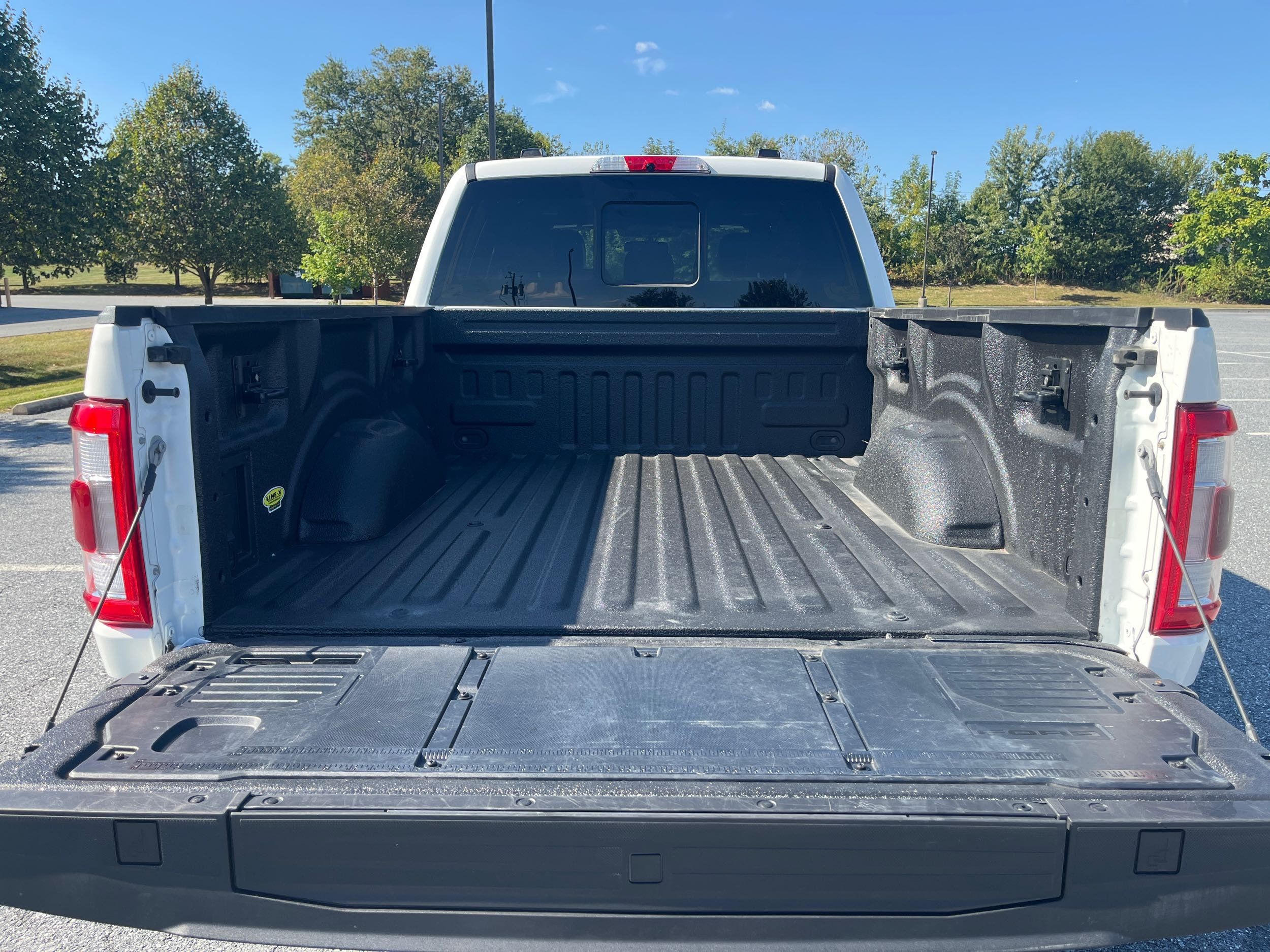 2022 Ford F-150 Platinum photo 14