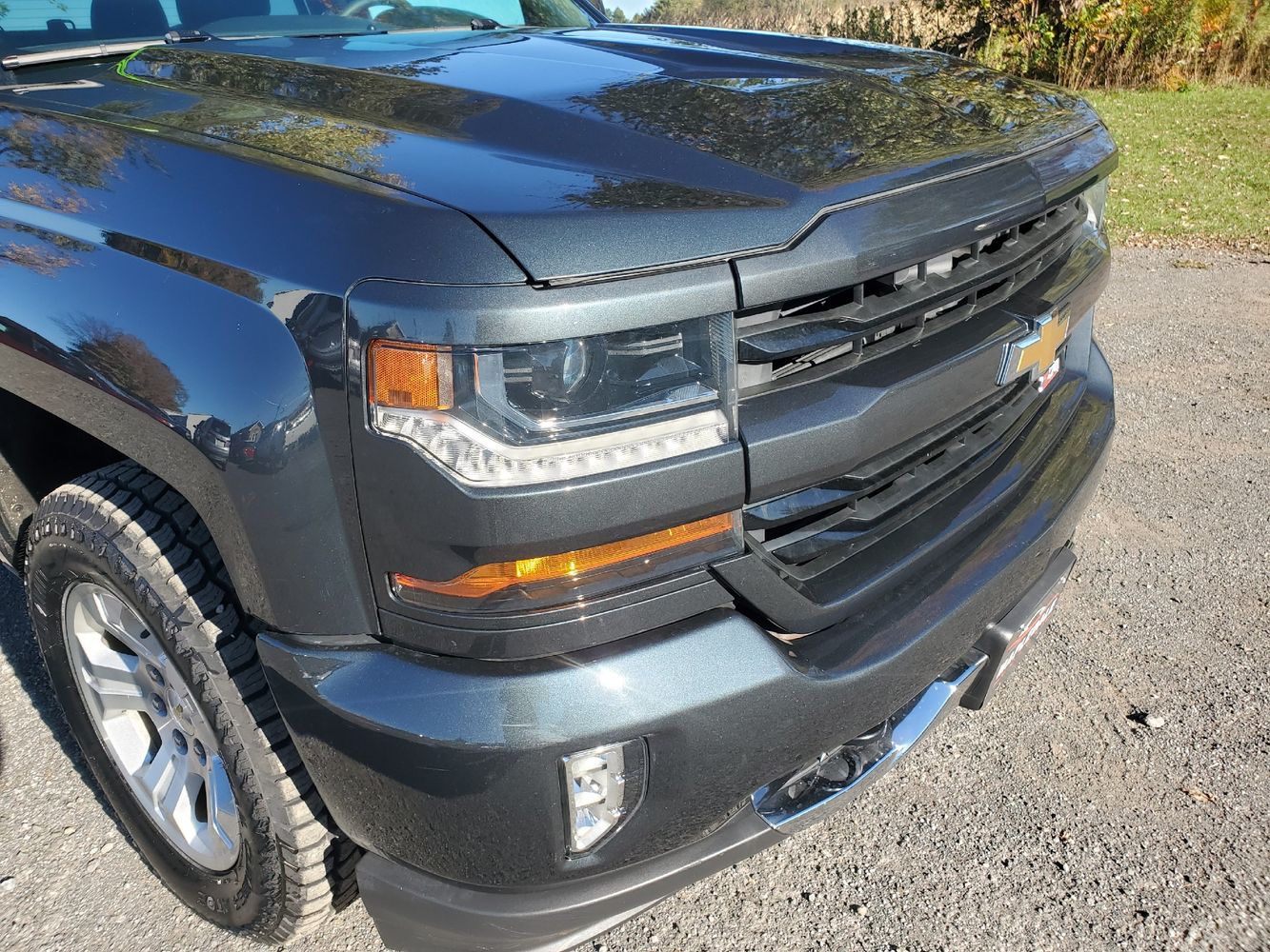 2018 Chevrolet Silverado 1500 photo 2