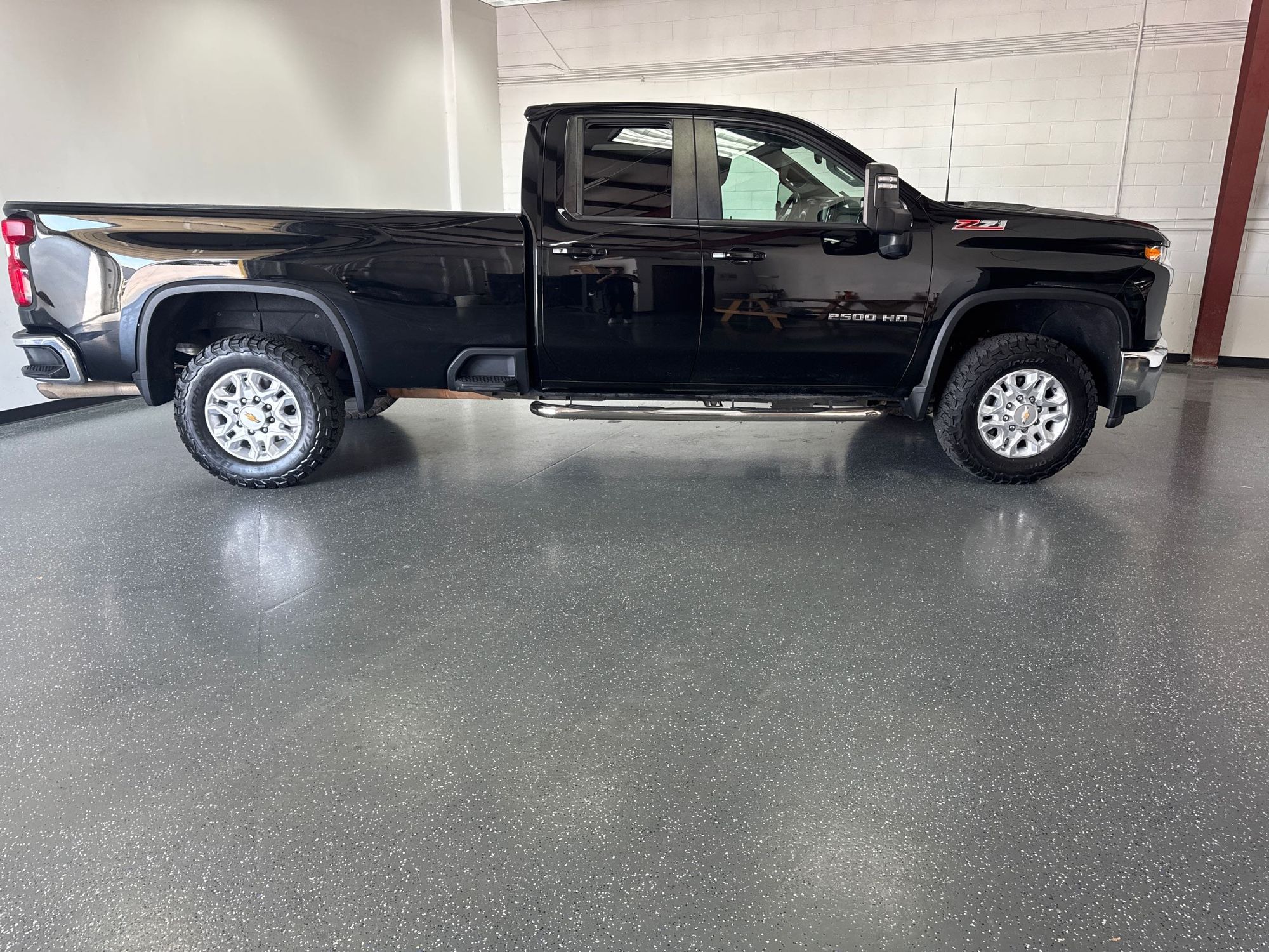 2022 Chevrolet Silverado 2500HD LT photo 3