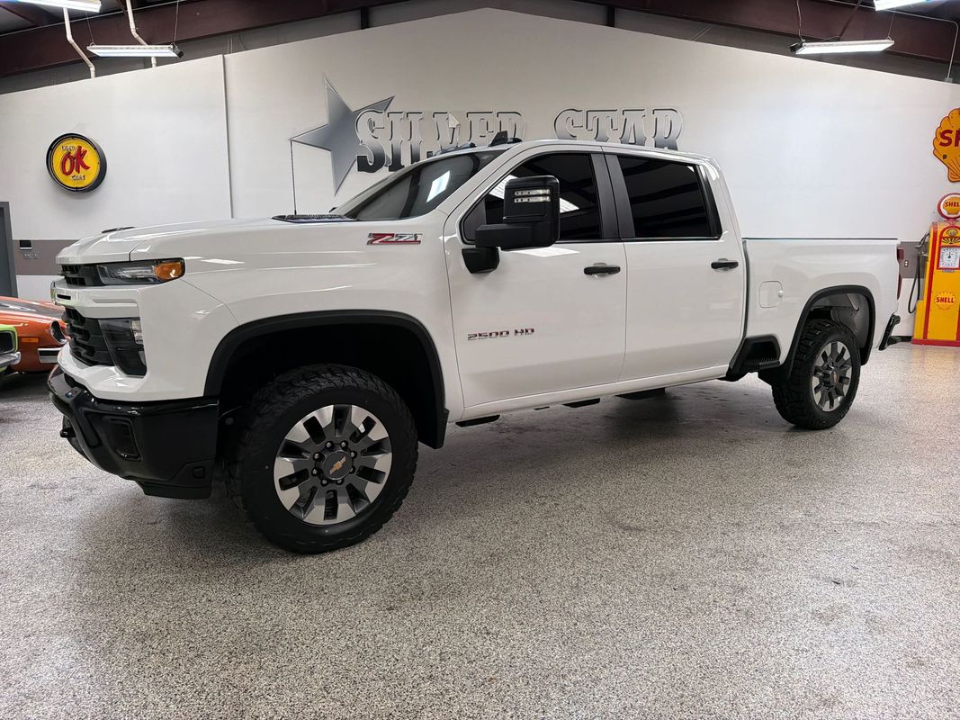 2024 Chevrolet Silverado 2500HD Custom